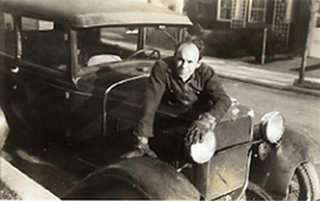 Illustration for article titled Half-Man Johnny Eck And His Custom-Built Race Car